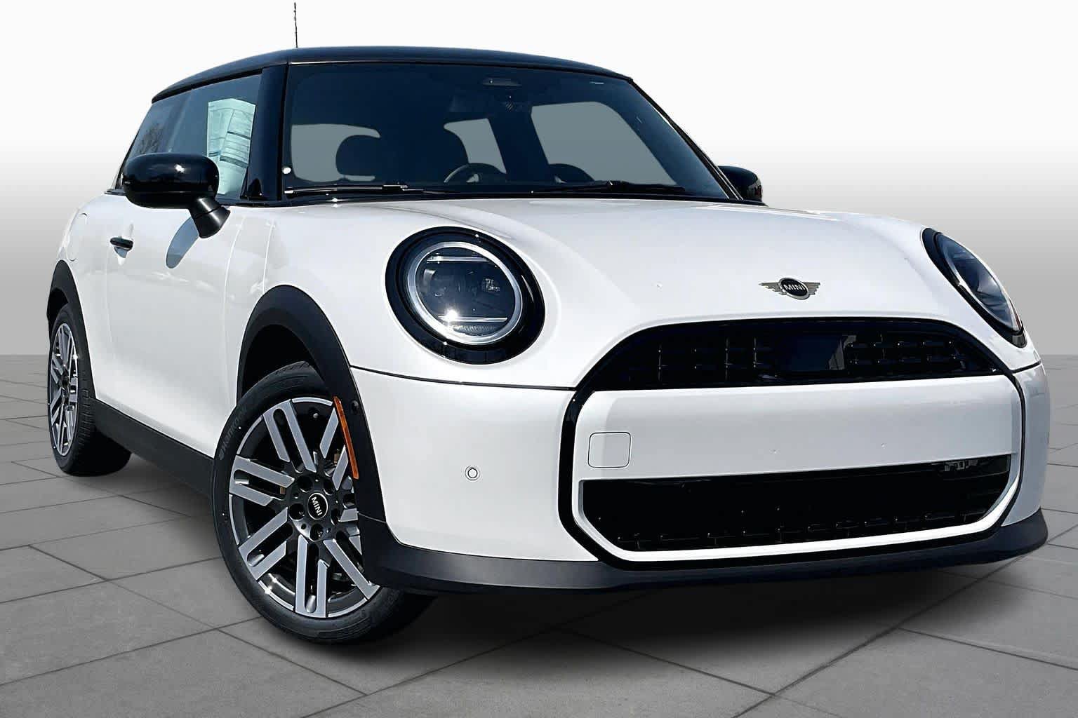 Used 2026 MINI Cooper 2-Door Hardtop FWD image 2