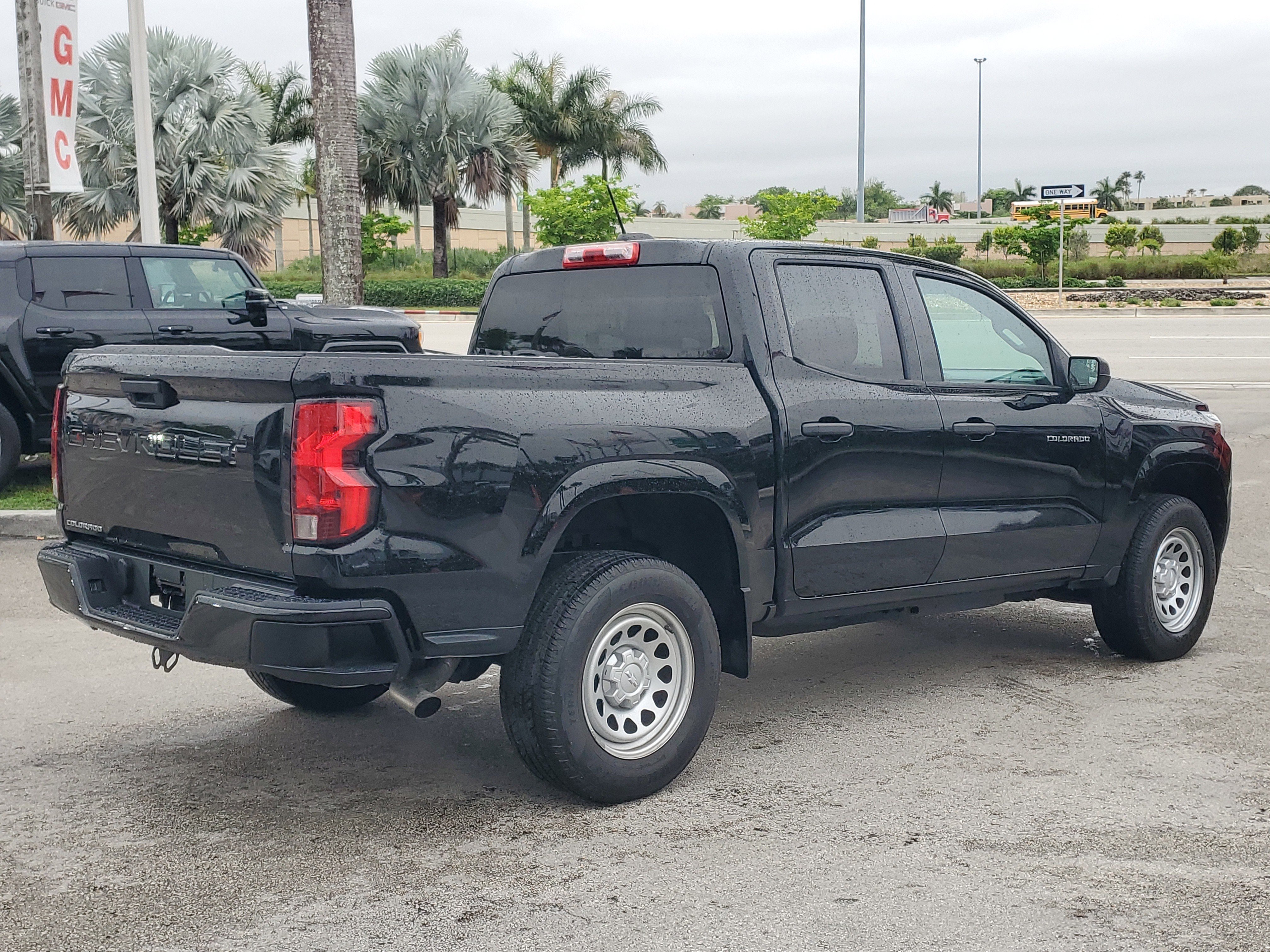 Used 2024 Chevrolet Colorado W/T image 5