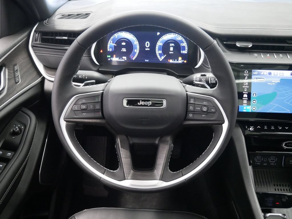 New 2027 Jeep Grand Cherokee Limited AWD/4WD image 18