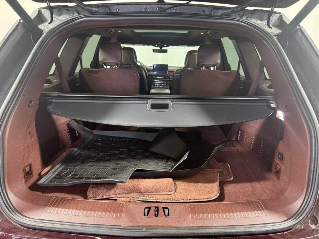 Certified 2023 Lincoln Aviator Black Label w/ Dynamic Handling Package AWD/4WD image 19