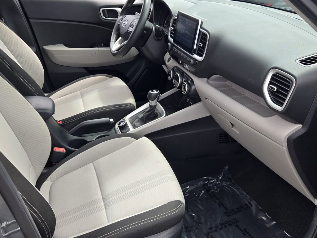 Certified 2024 Hyundai Venue SEL FWD image 16