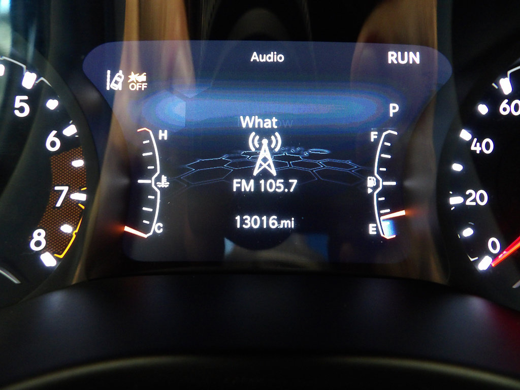Used 2023 Jeep Compass Latitude w/ Sun and Sound Group AWD/4WD image 32