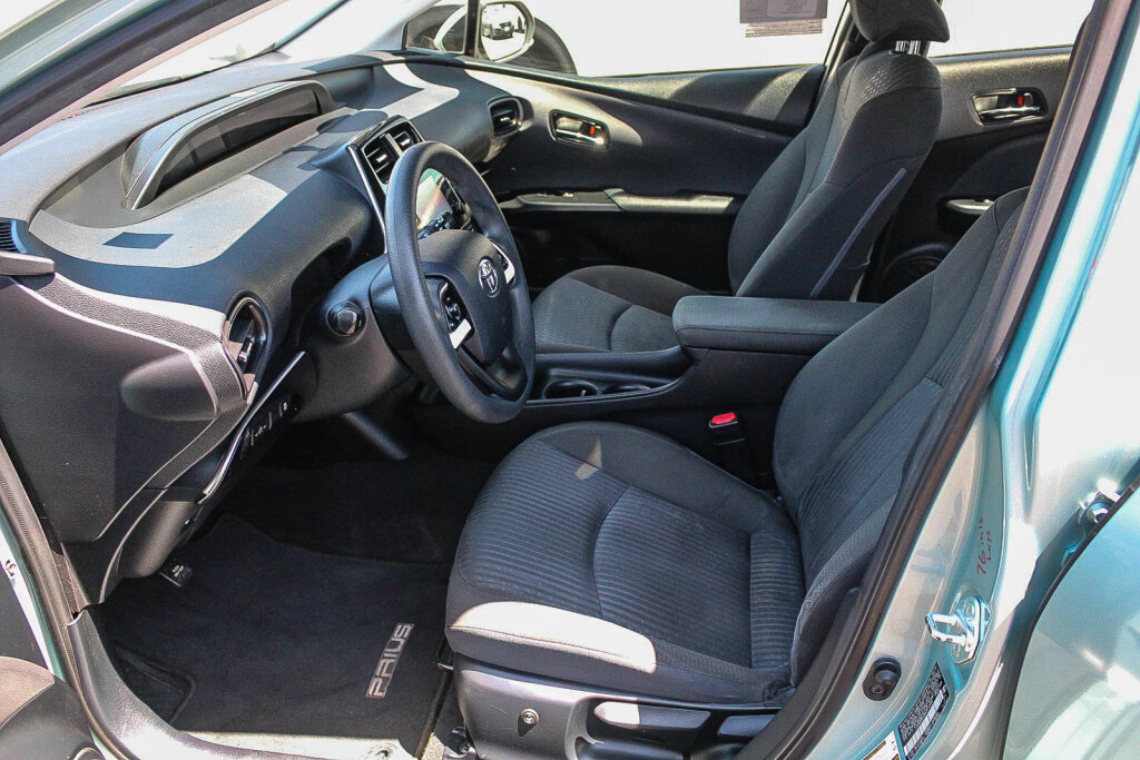 Used 2016 Toyota Prius Two FWD image 8