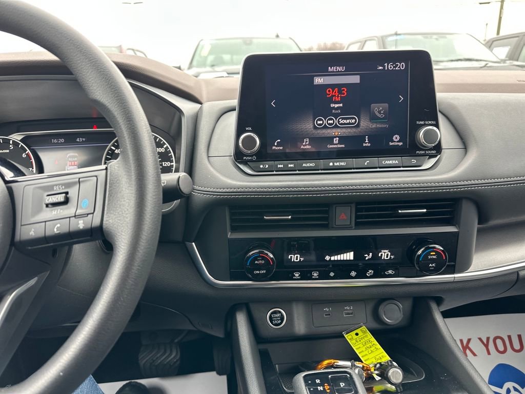 Used 2023 Nissan Rogue SV image 22