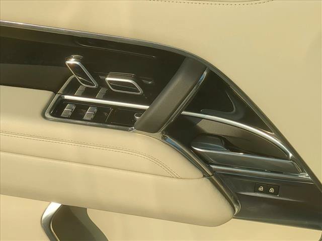 Used 2023 Land Rover Range Rover SE AWD/4WD image 9