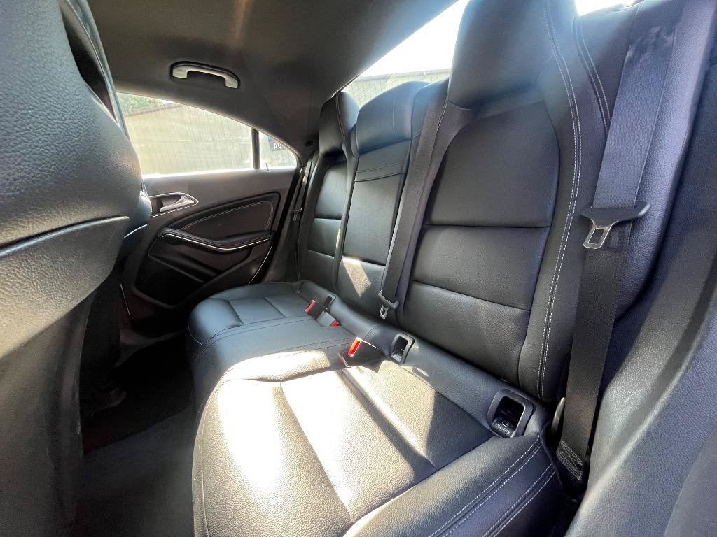 Used 2018 Mercedes-Benz CLA 250 image 31