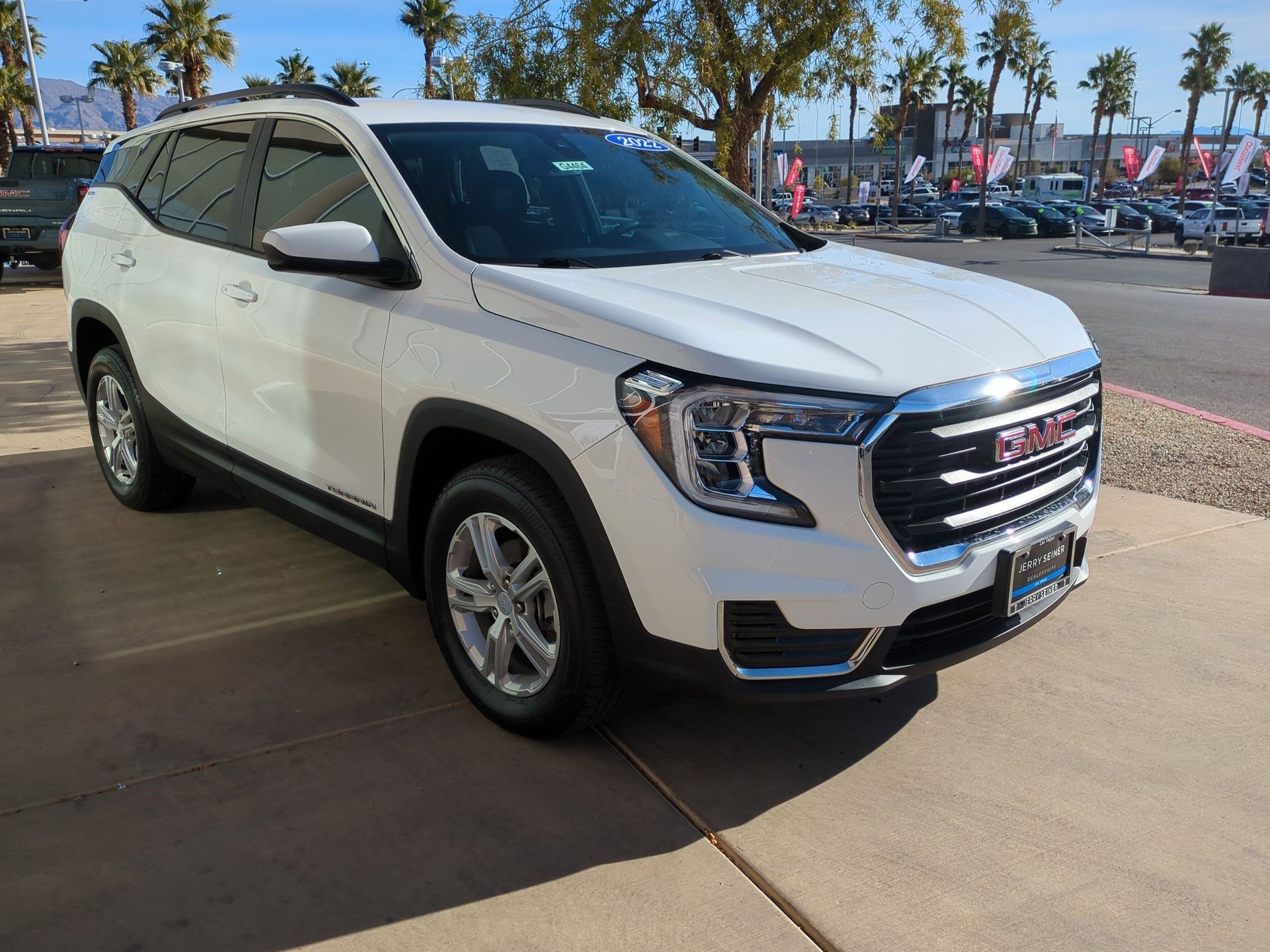 Certified 2022 GMC Terrain SLE w/ Driver Convenience Package image 7