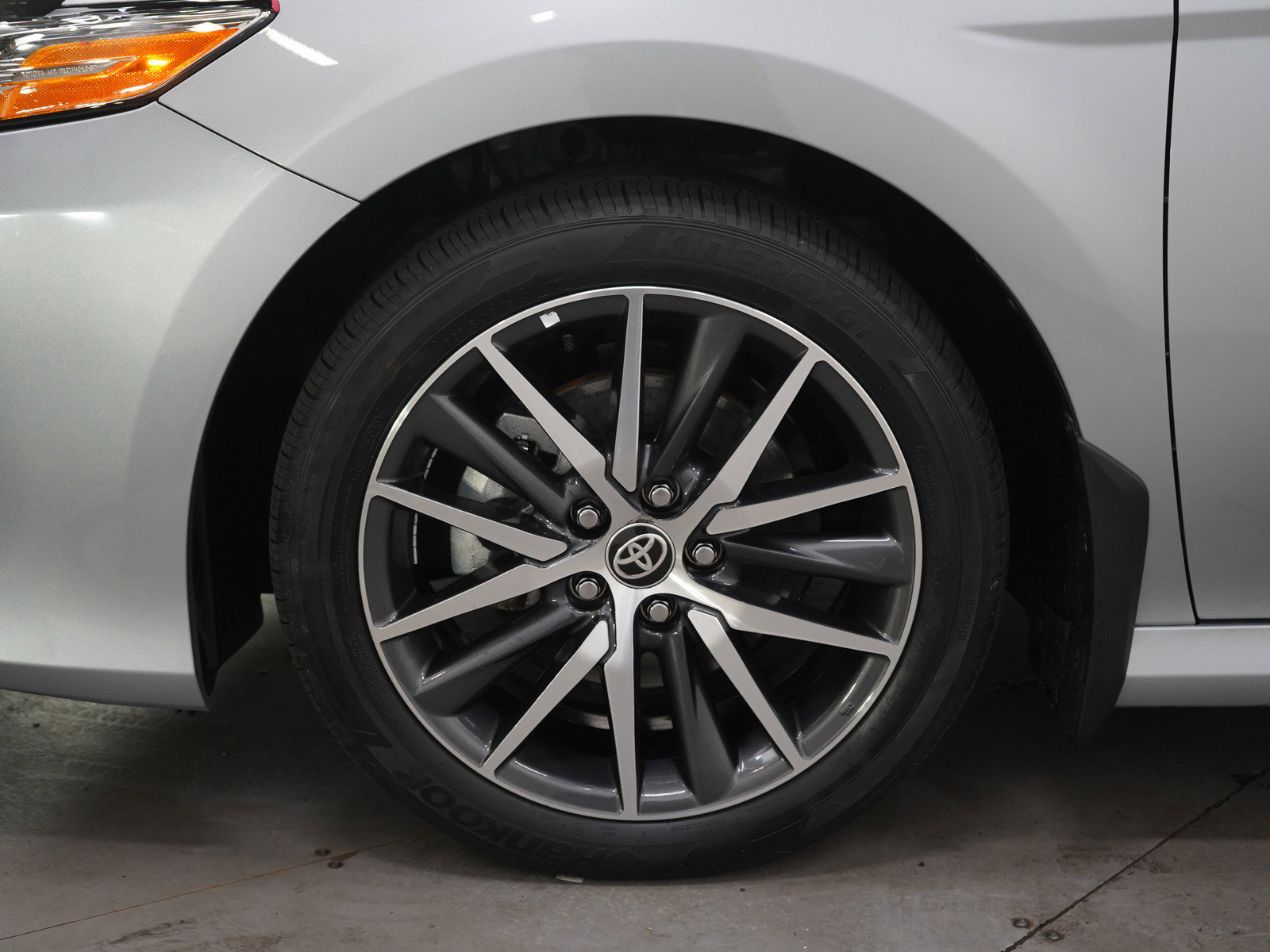 Used 2024 Toyota Camry XLE w/ Navigation Package FWD image 29