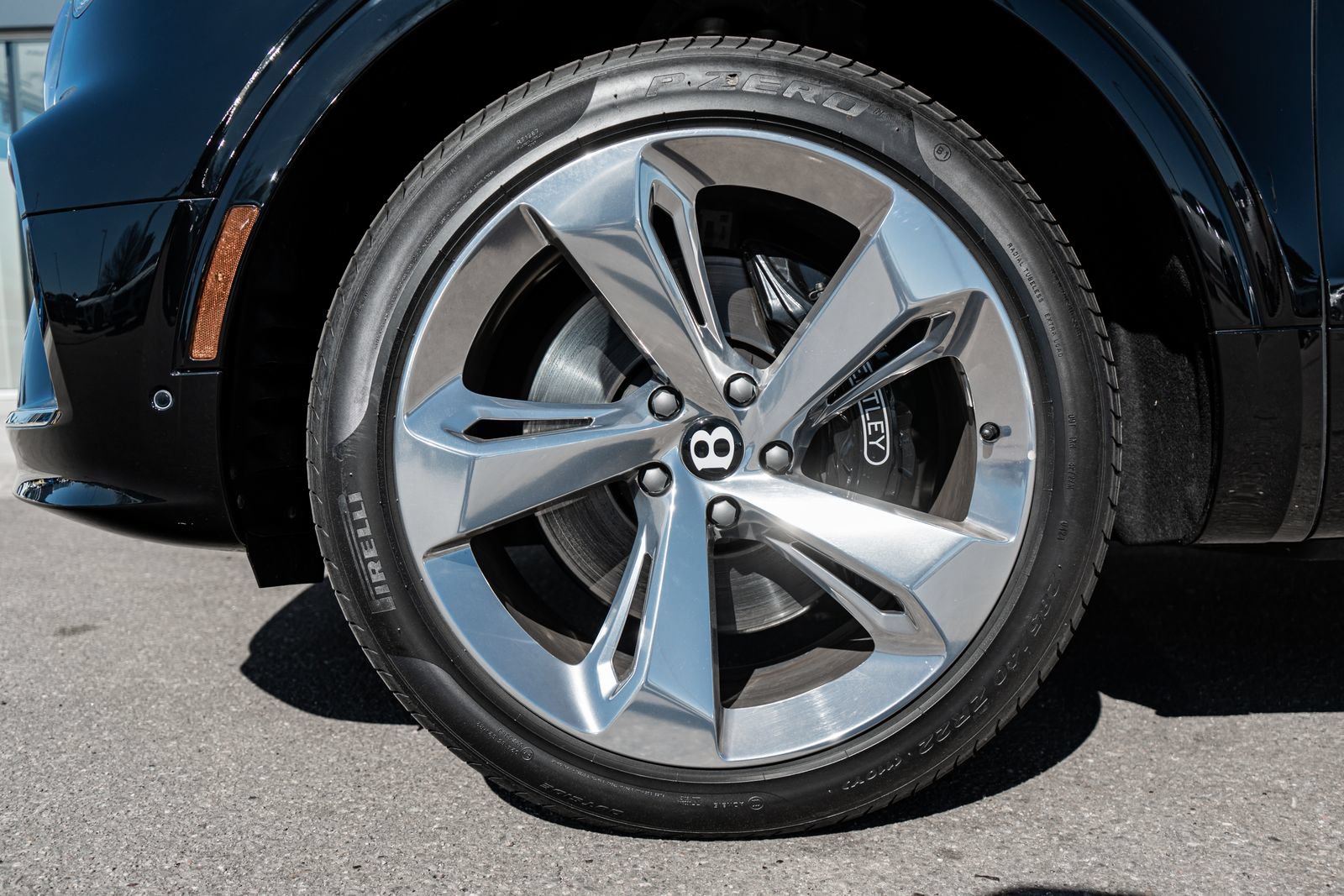 Certified 2024 Bentley Bentayga Extended Wheelbase AWD/4WD image 6