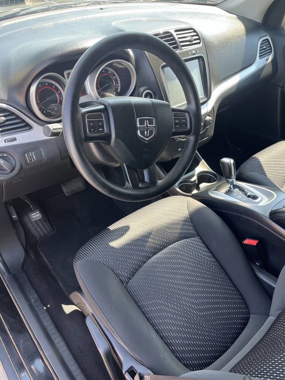 Used 2018 Dodge Journey SE w/ Safe & Sound Group image 16