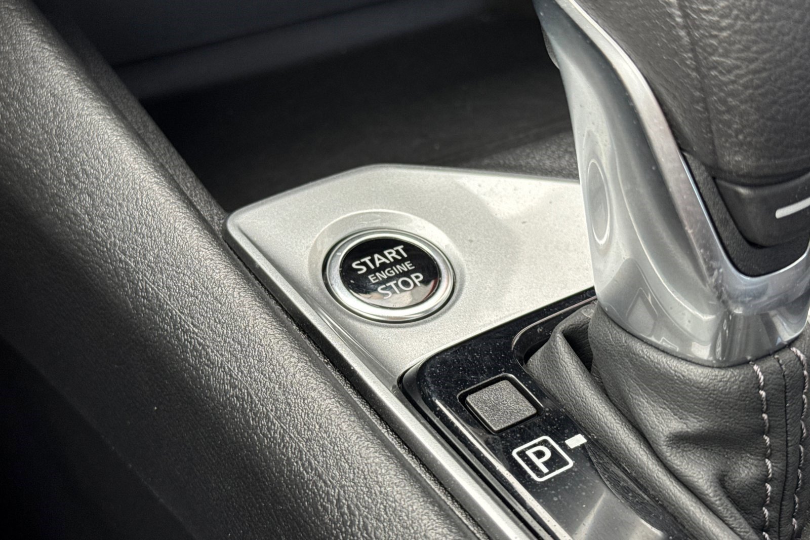 Used 2025 Nissan Altima 2.5 SV image 32