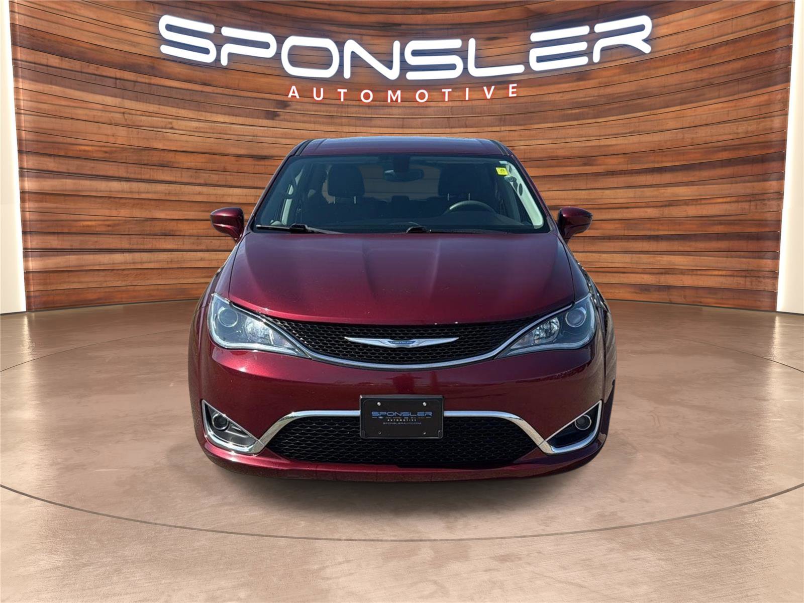 Used 2018 Chrysler Pacifica Touring Plus FWD image 10