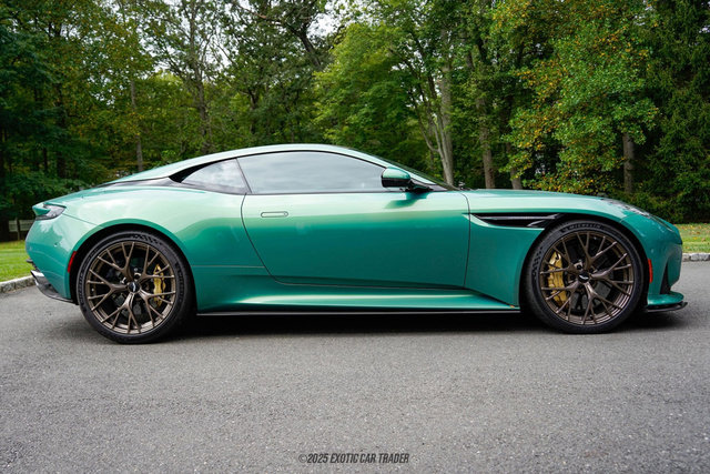 Used 2025 Aston Martin DB12 Coupe image 9