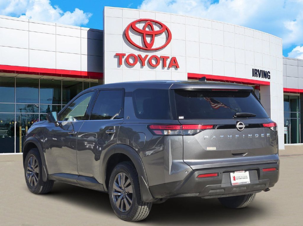 Used 2023 Nissan Pathfinder S FWD image 3