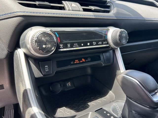 Used 2023 Toyota RAV4 SE image 27