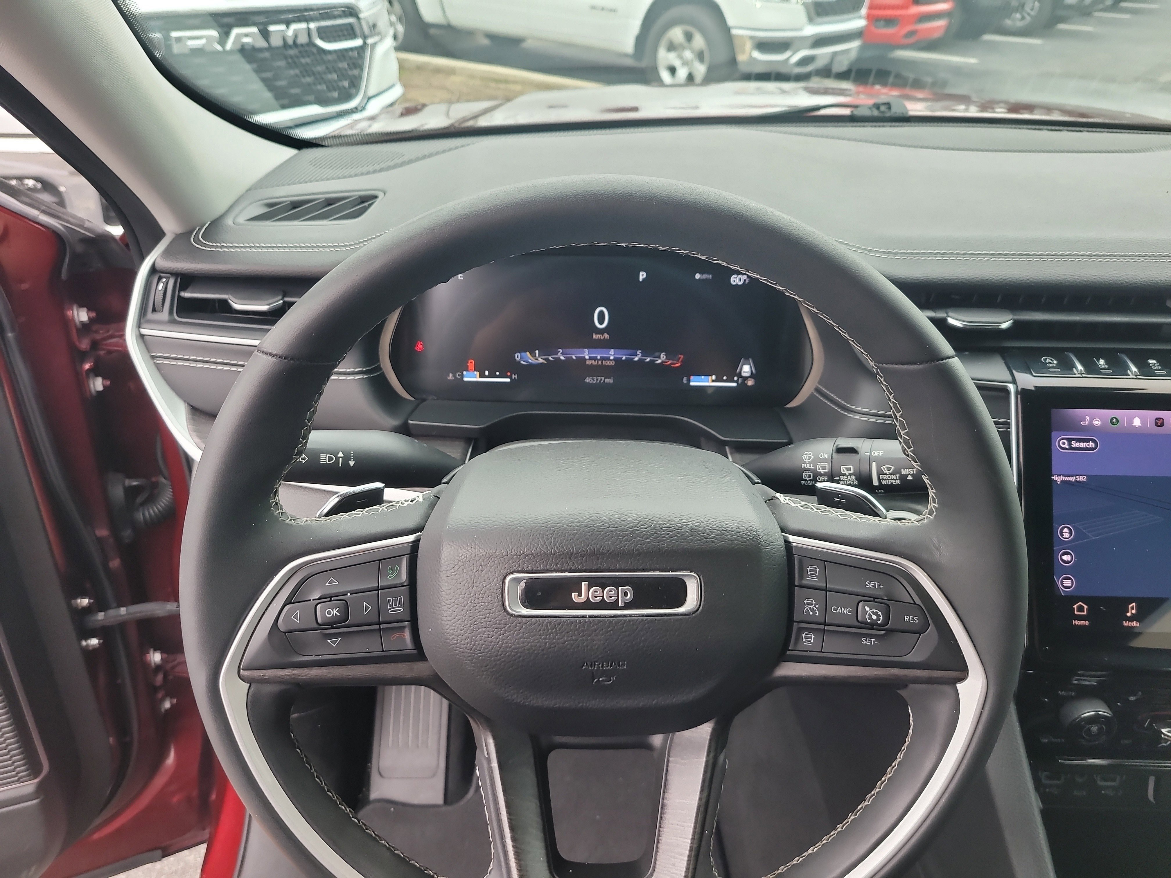 Used 2023 Jeep Grand Cherokee Limited image 27