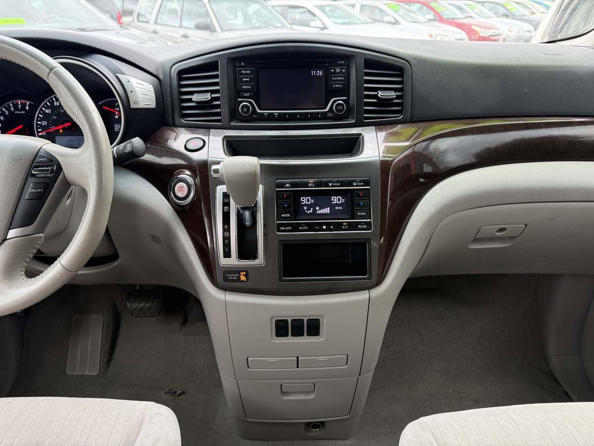 Used 2016 Nissan Quest SV image 22