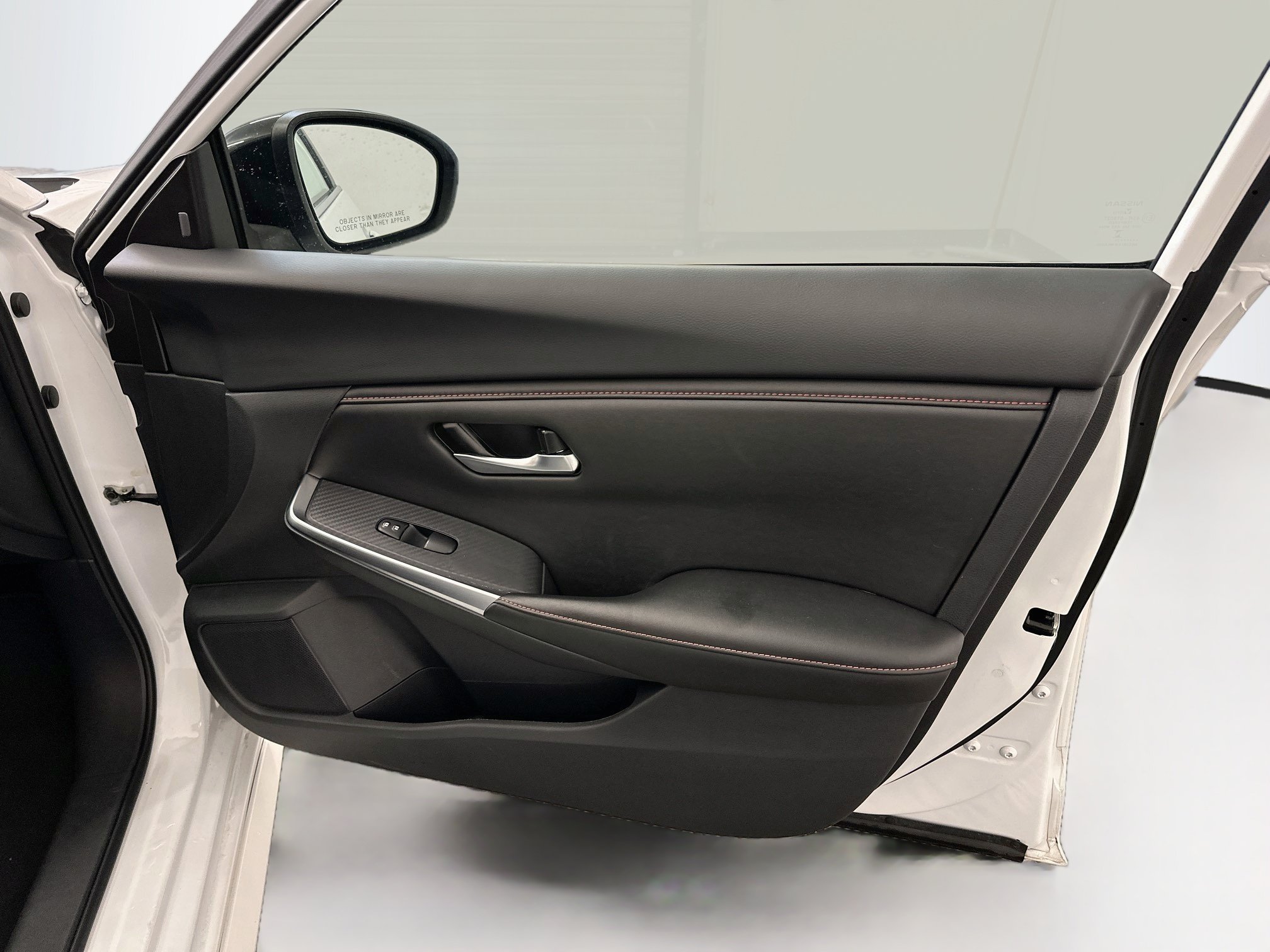 Used 2025 Nissan Sentra SR FWD image 32