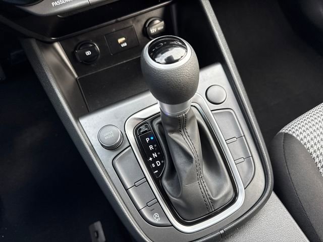 Used 2023 Hyundai Kona SE image 29