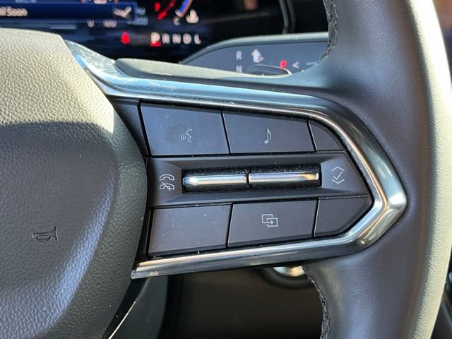 Used 2025 Chevrolet Suburban Z71 AWD/4WD image 25