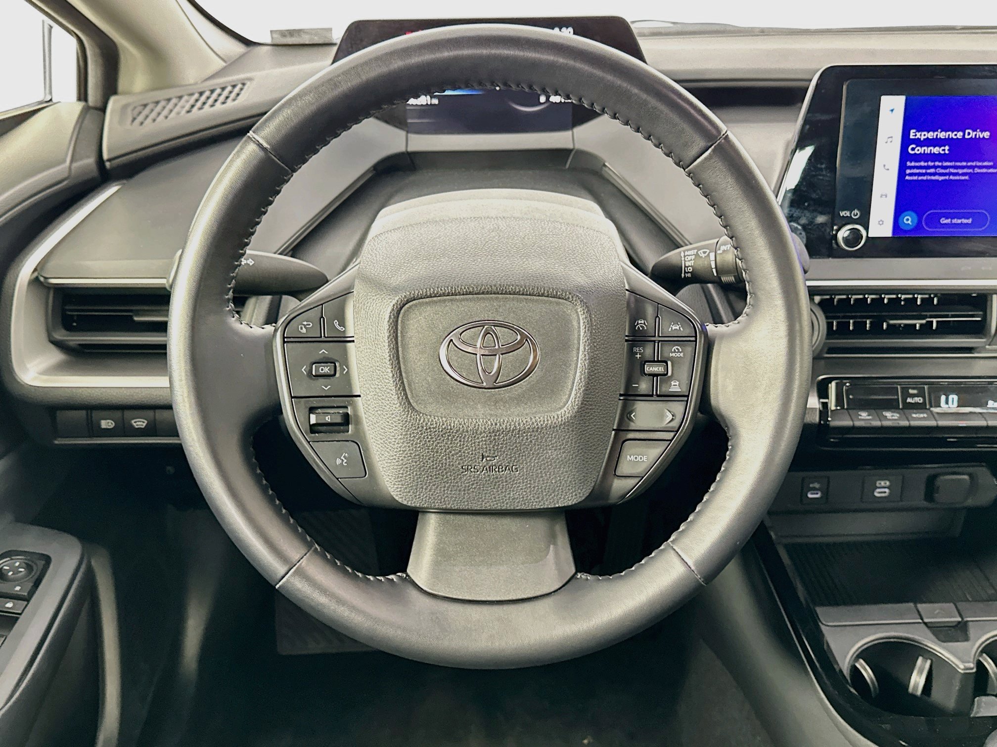Used 2024 Toyota Prius LE FWD image 18