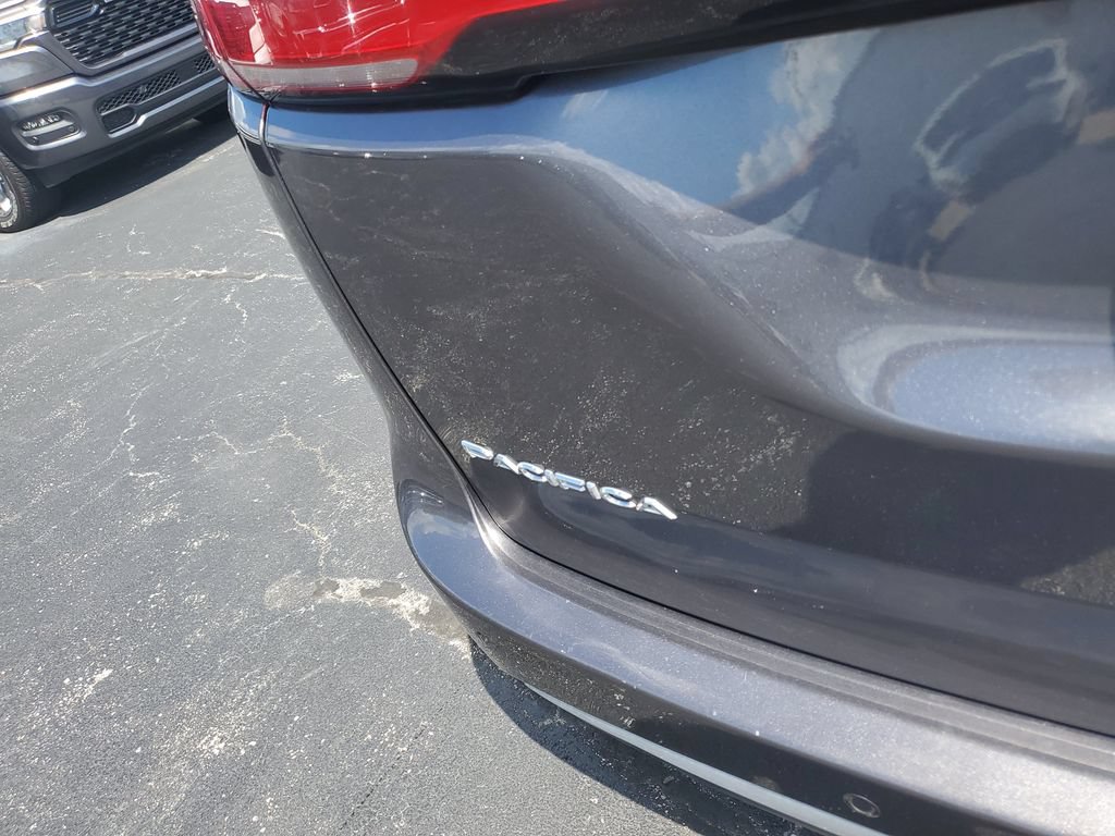 Certified 2023 Chrysler Pacifica Limited FWD image 7