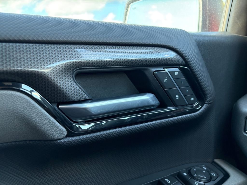 New 2025 Chevrolet Silverado 1500 ZR2 w/ Technology Package image 28