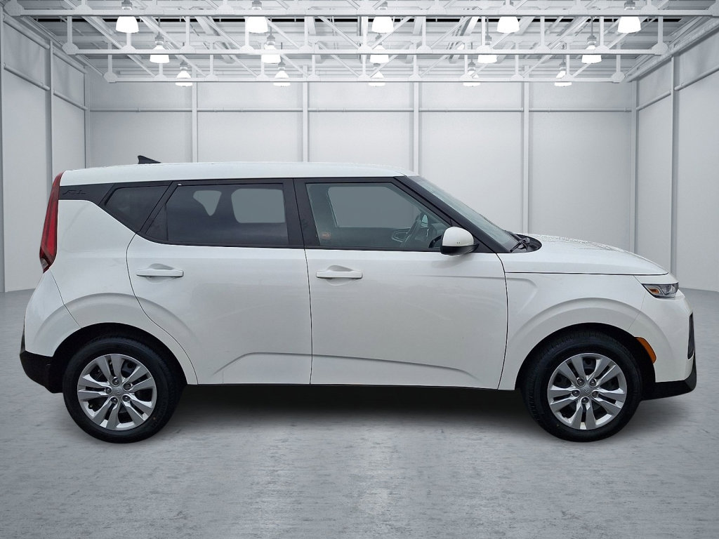 Used 2021 Kia Soul LX image 6