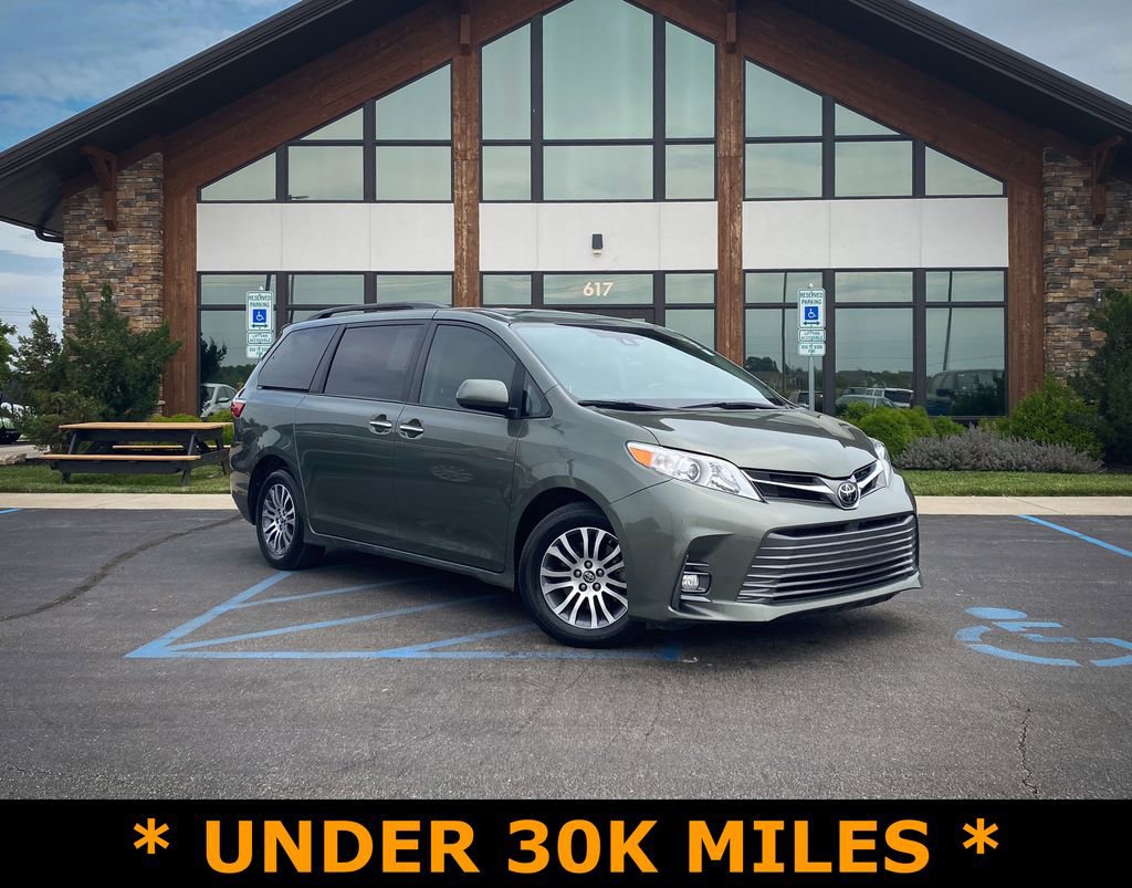 Used 2019 Toyota Sienna XLE w/ XLE Navigation Package