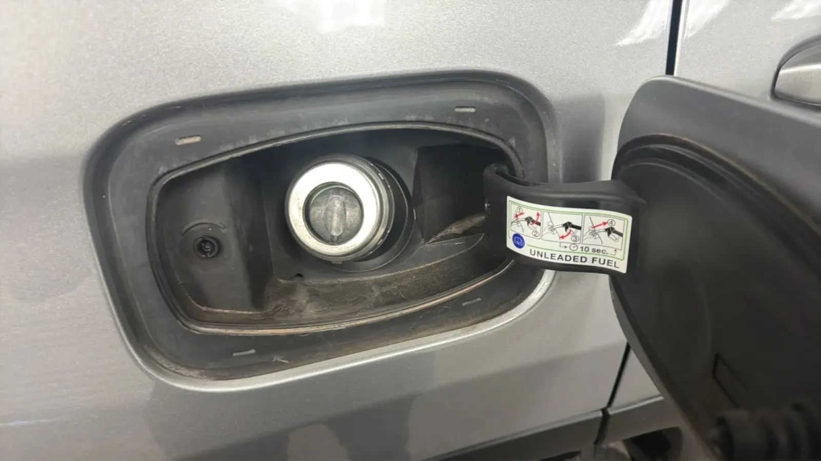 Used 2018 Jeep Compass Latitude w/ Popular Equipment Group AWD/4WD image 29