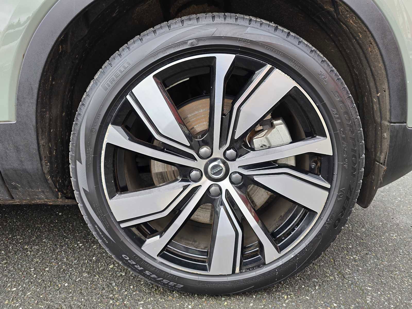 Certified 2022 Volvo XC40 P8 Recharge Ultimate image 17