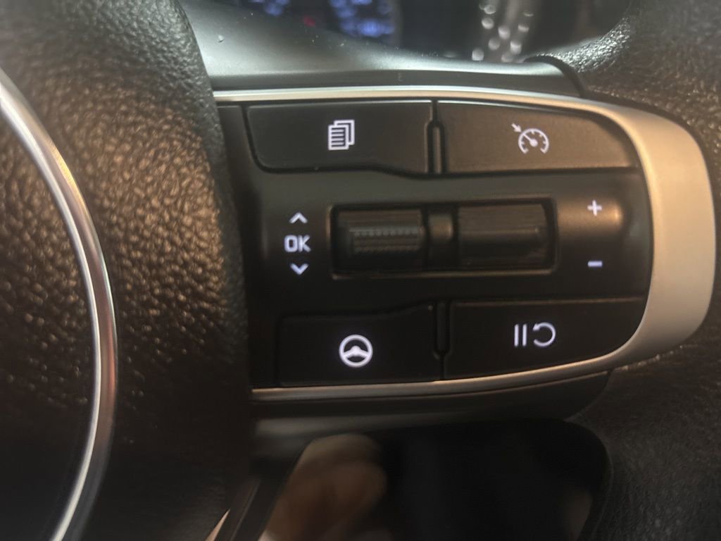 Used 2023 Kia K5 LXS image 17