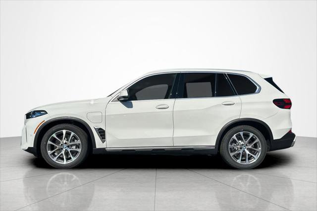 New 2026 BMW X5 xDrive50e w/ Executive Package AWD/4WD image 2