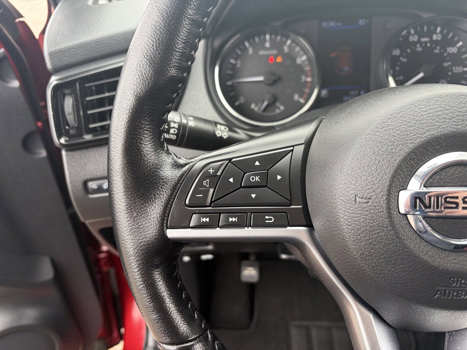 Certified 2021 Nissan Rogue Sport SV FWD image 25