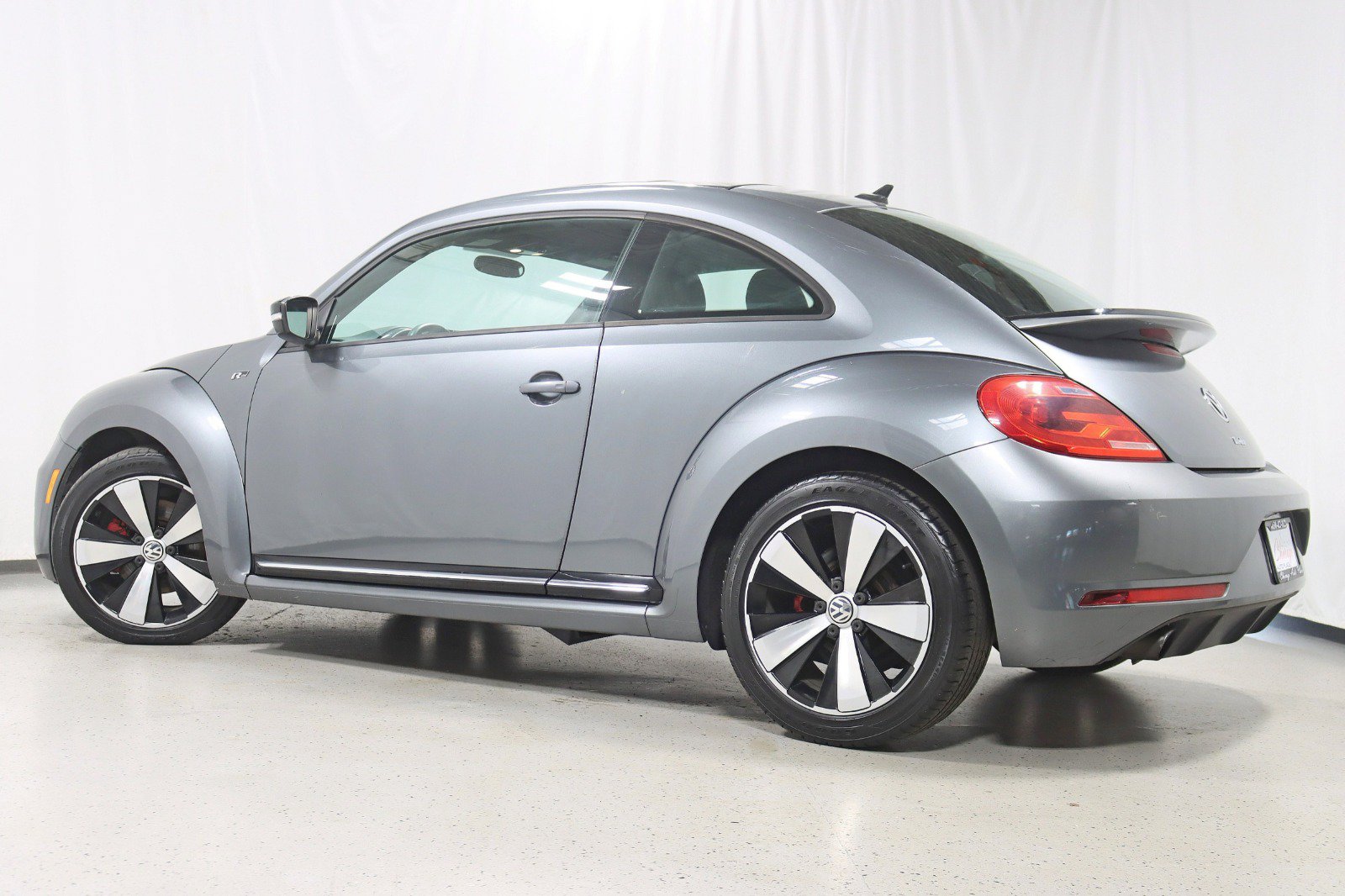 Used 2014 Volkswagen Beetle R-Line FWD image 9