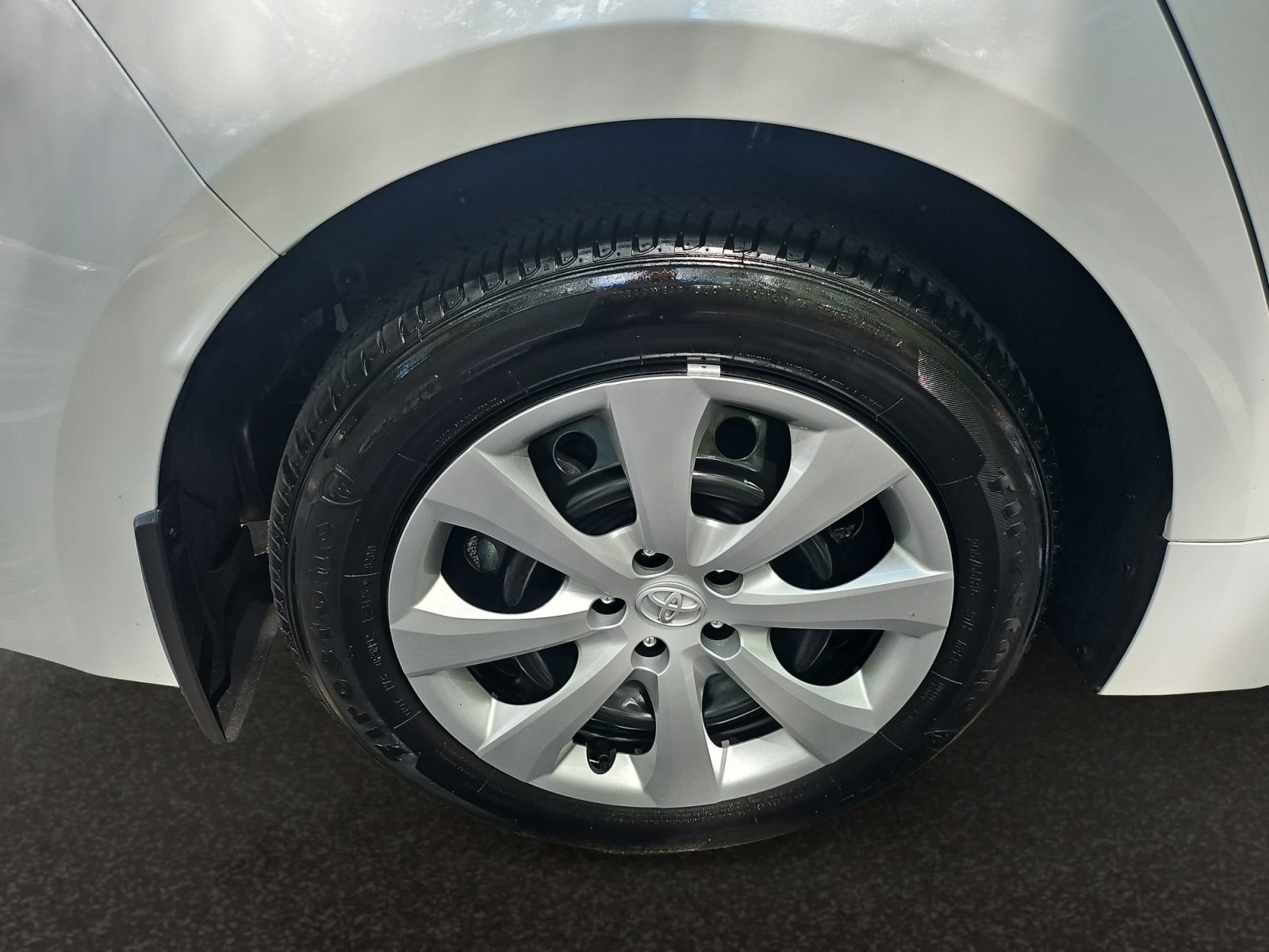 Used 2026 Toyota Corolla LE FWD image 42