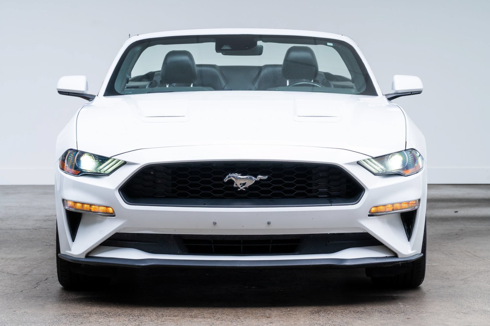 Used 2022 Ford Mustang Premium RWD image 2