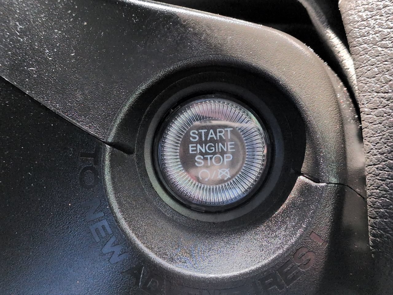 Used 2023 Jeep Renegade Latitude AWD/4WD image 33