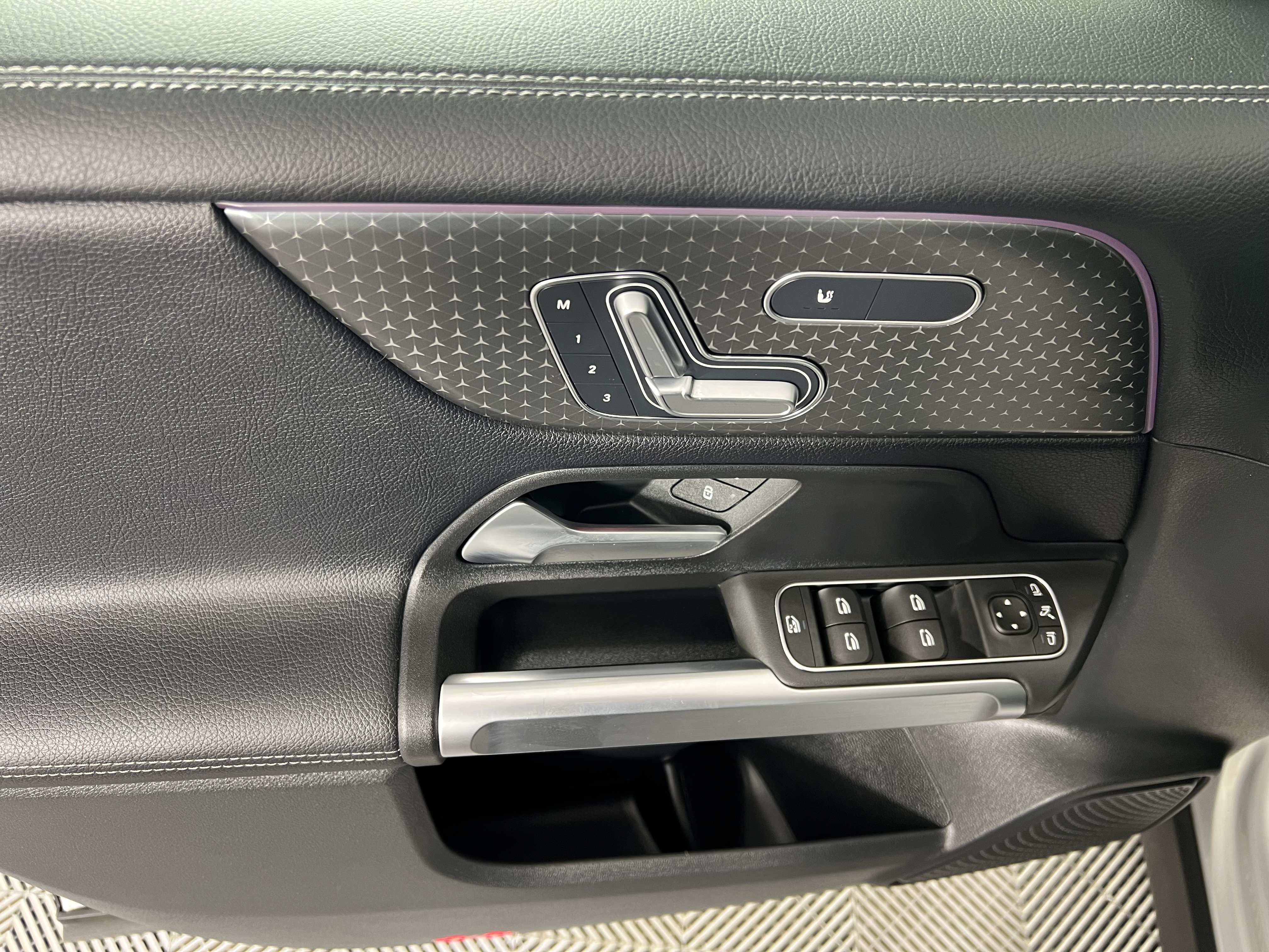 Certified 2024 Mercedes-Benz GLB 250 4MATIC image 18