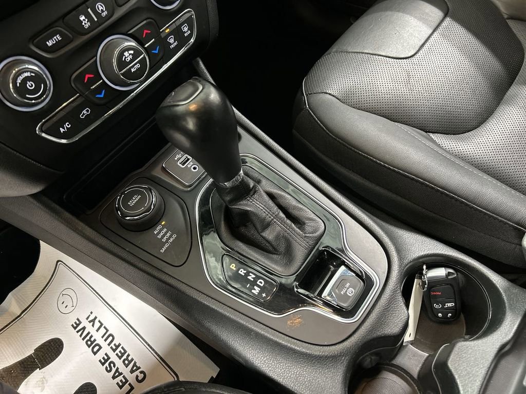 Certified 2021 Jeep Cherokee Limited AWD/4WD image 17