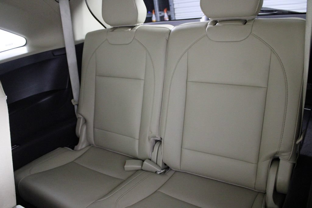 Used 2017 Acura MDX FWD image 21