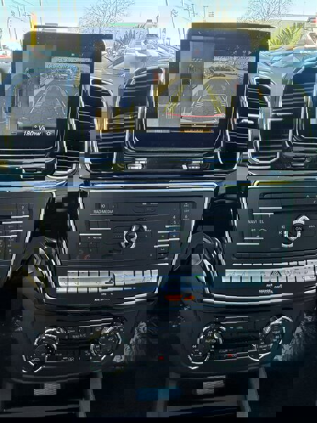 Used 2018 Mercedes-Benz GLS 550 4MATIC image 19