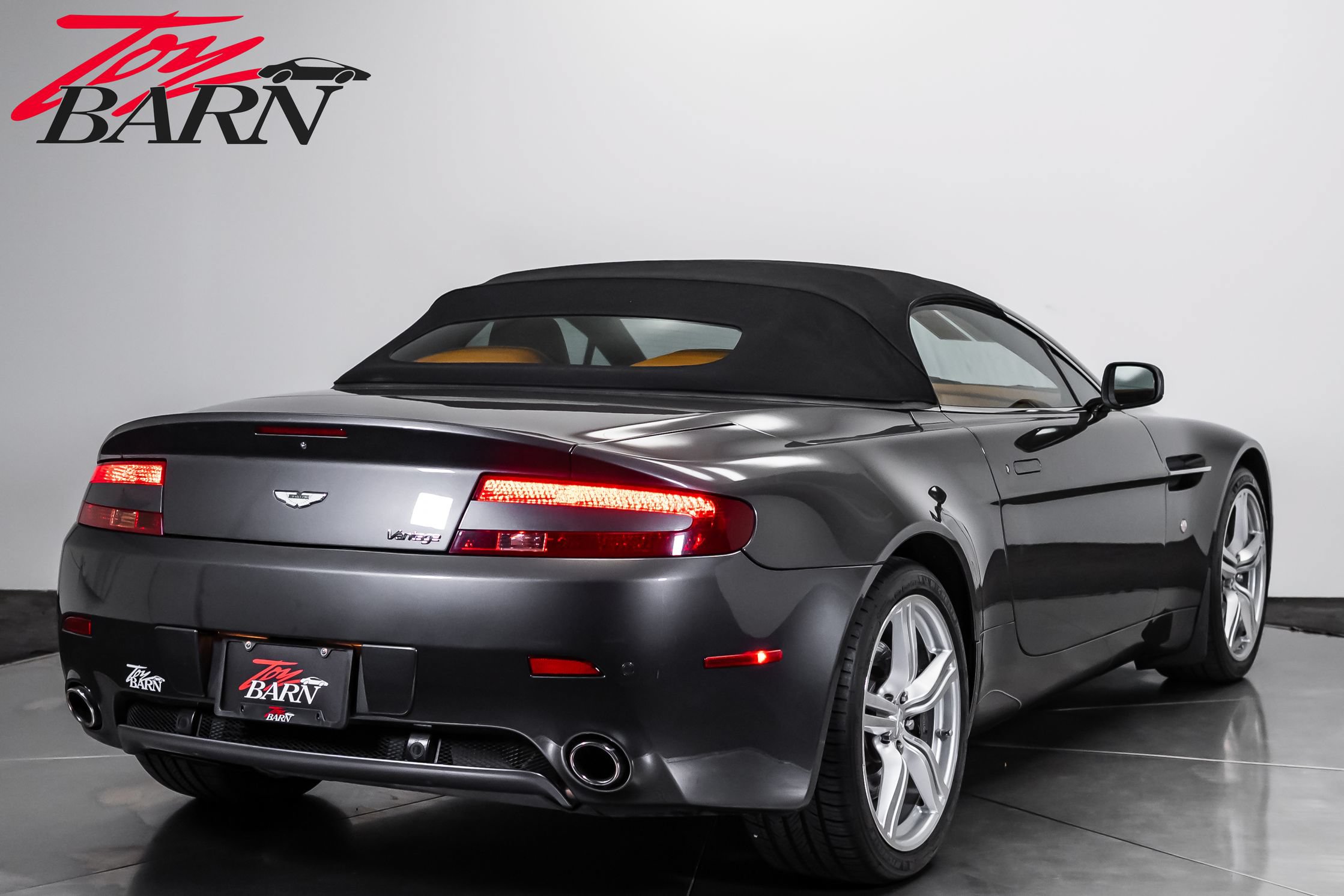 Used 2009 Aston Martin V8 Vantage Roadster RWD image 13