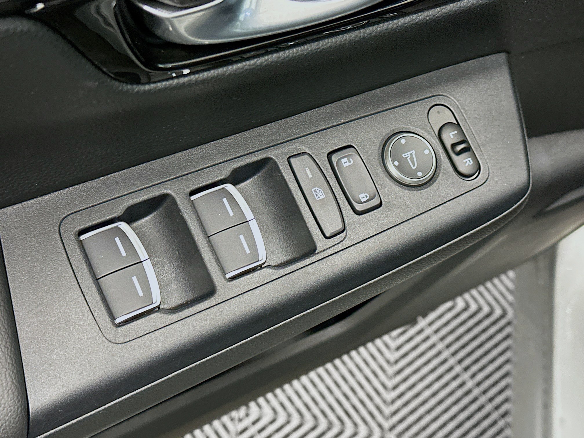 Used 2025 Honda CR-V EX-L image 15