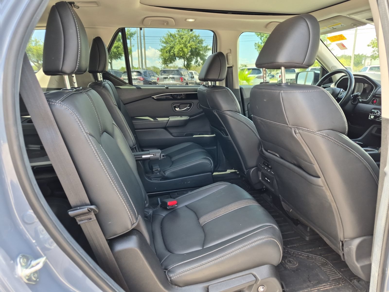 Used 2023 Honda Pilot Touring image 18