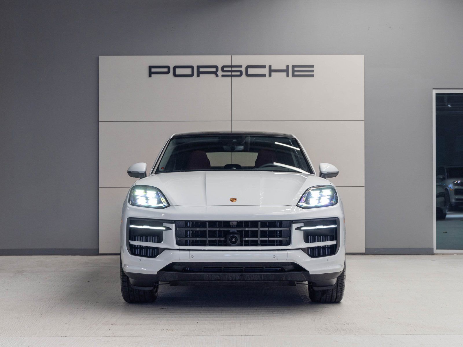 Used 2026 Porsche Cayenne S image 10