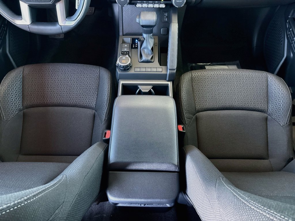 New 2026 Toyota 4Runner SR5 AWD/4WD image 16