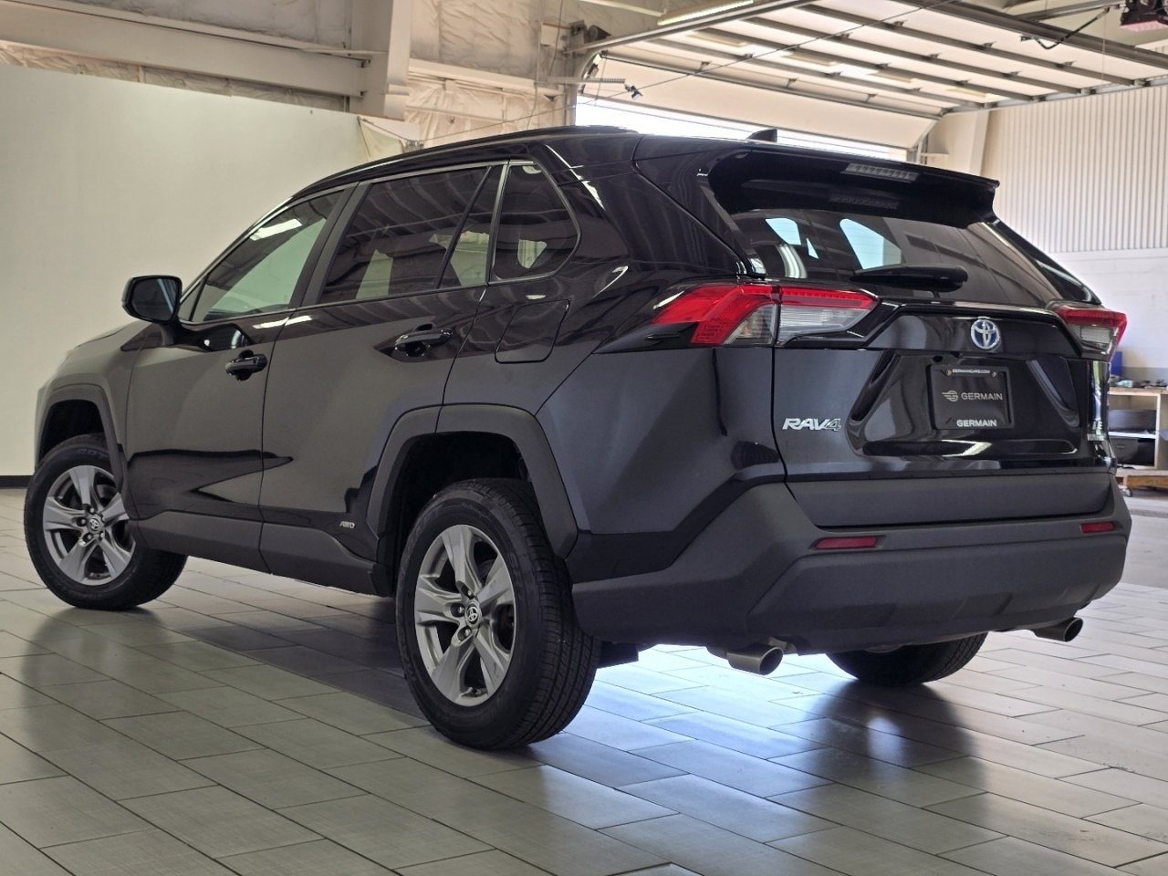 Certified 2023 Toyota RAV4 LE AWD/4WD image 12