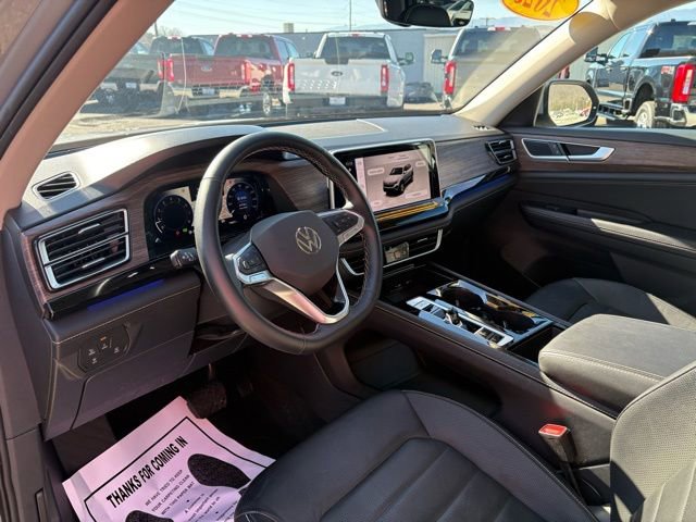 Used 2025 Volkswagen Atlas SEL image 3