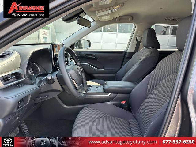 Used 2023 Toyota Highlander LE FWD image 20
